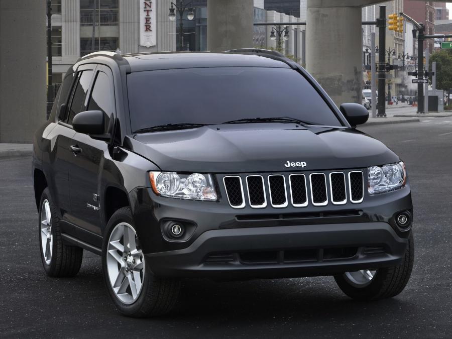  Jeep Compass 70th Anniversary Edition 2011 года  (фото 2 из 5)